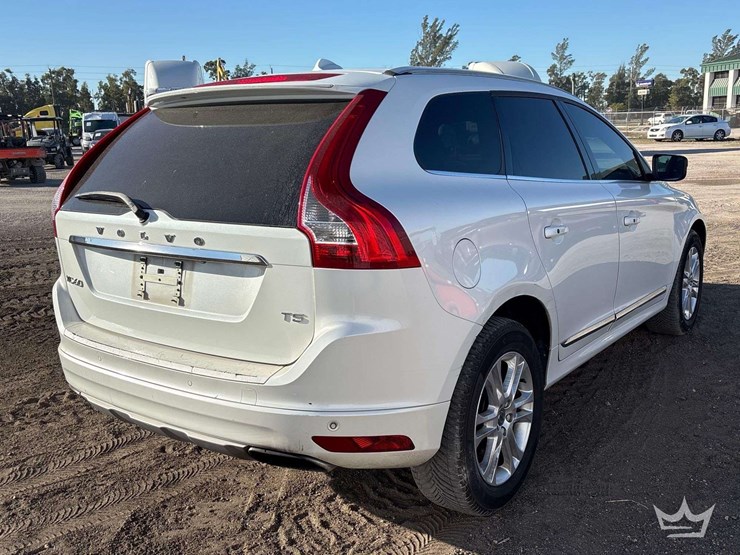 2016-volvo-xc60-image-4