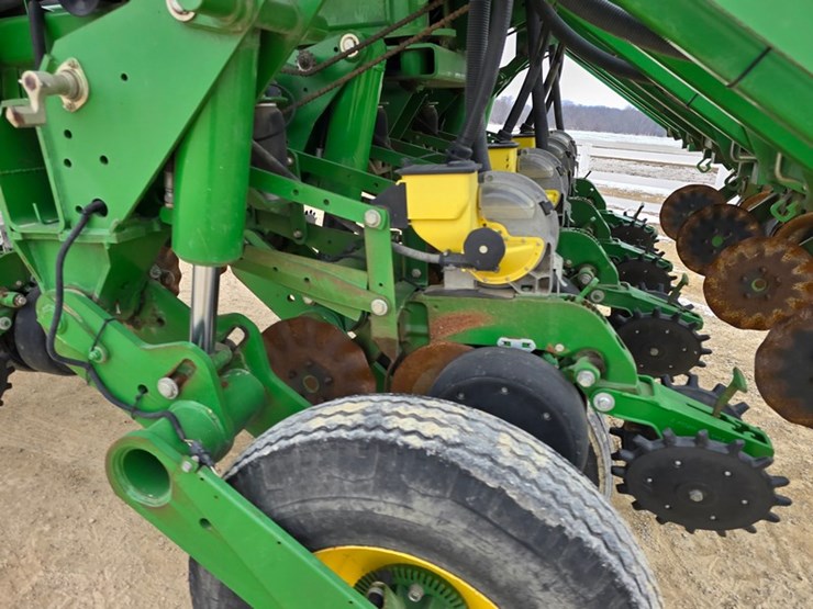 john-deere-1790-image-23