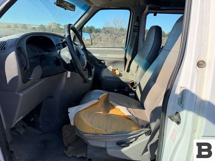 1999-ford-econoline-350-image-26