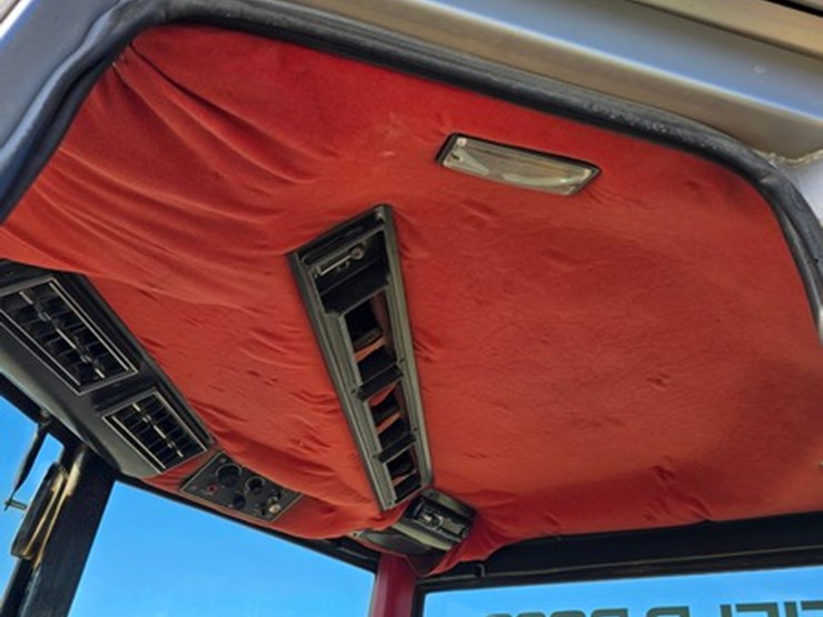 white-2-155-image-23