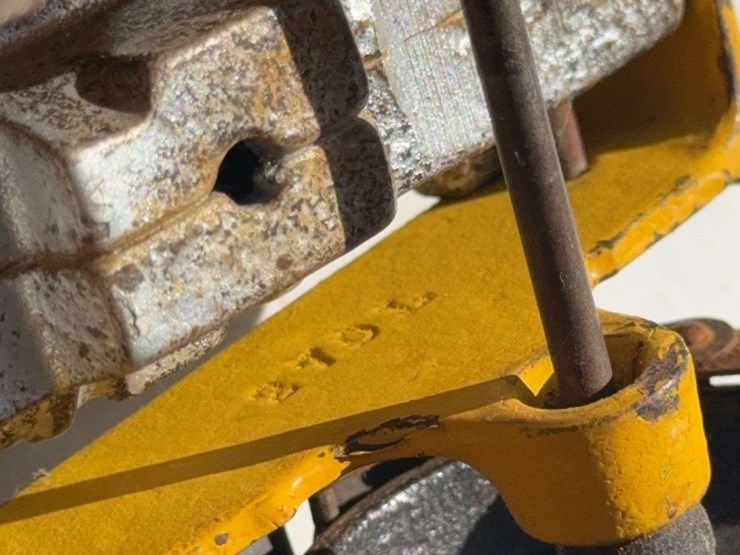 caterpillar-30-image-12