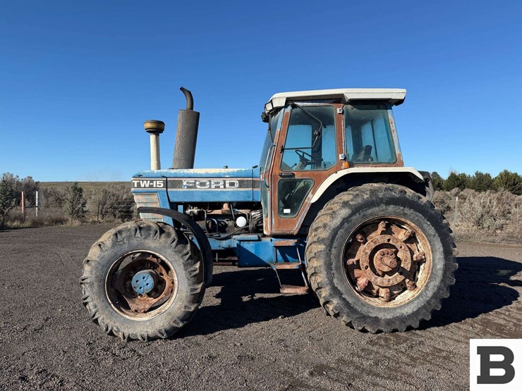ford-tractor-image-3