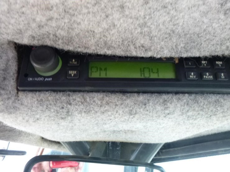 2005-deere-624j-image-16