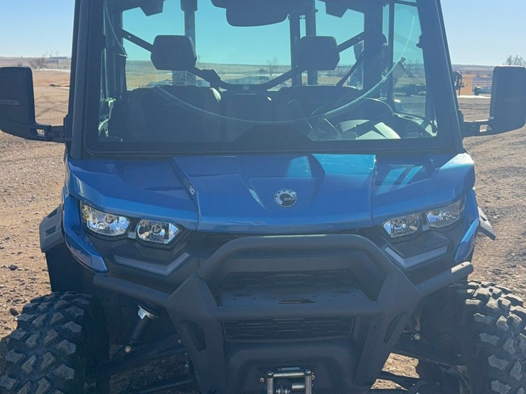 2023-can-am-hd-10-defender-limited-utv-image-13