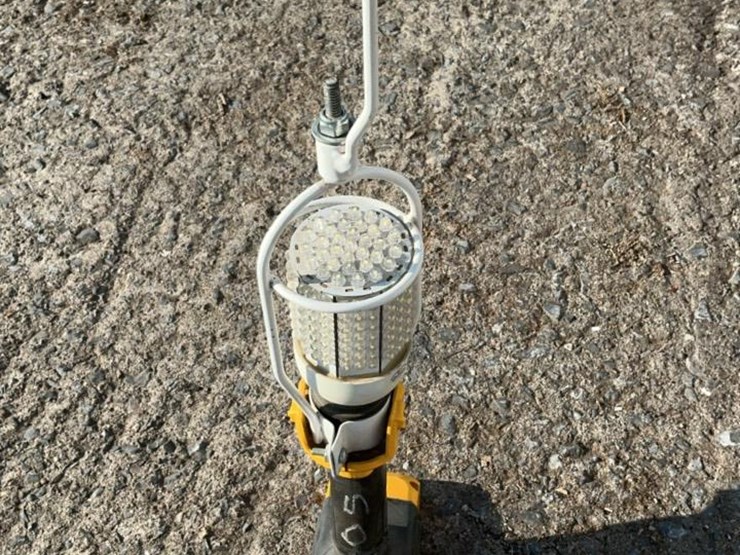 #105-•-dewalt-fan-and-led-light-image-14