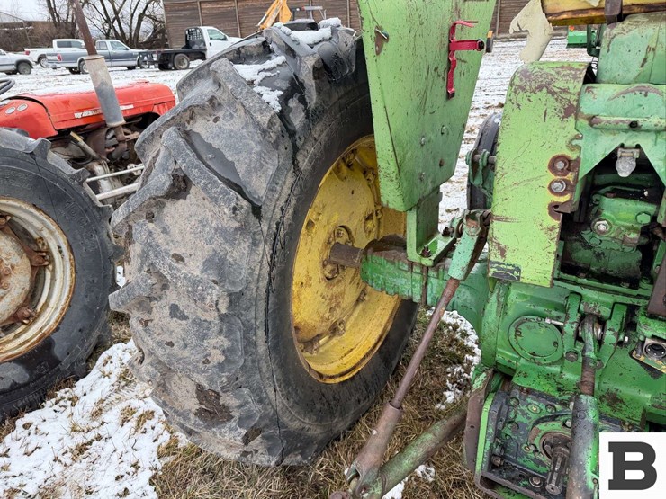 john-deere-4010-image-23