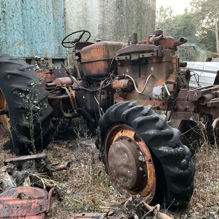 MINNEAPOLIS MOLINE M604