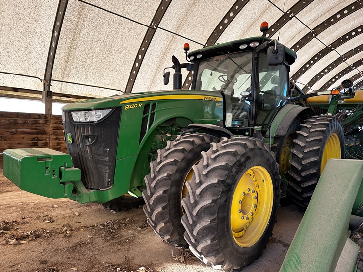 2016-john-deere-8320r-image-2