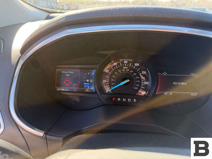 2019-ford-edge-image-27