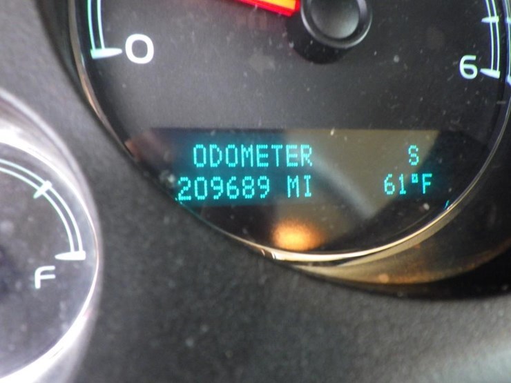 2014-chevrolet-tahoe-image-14