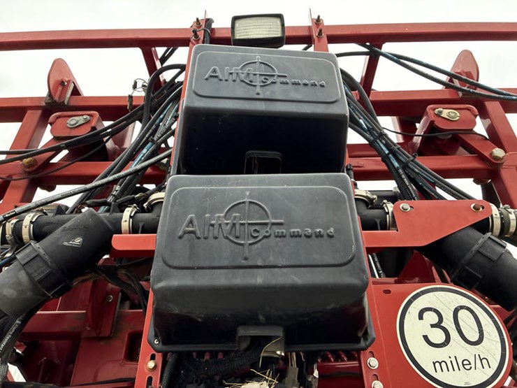 2015-case-ih-patriot-3340-image-32