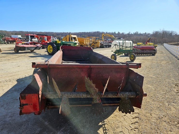 new-holland-185-image-4