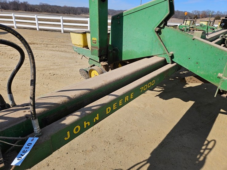 john-deere-7000-image-40