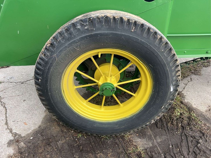 john-deere-model-h-manure-spreader-image-25