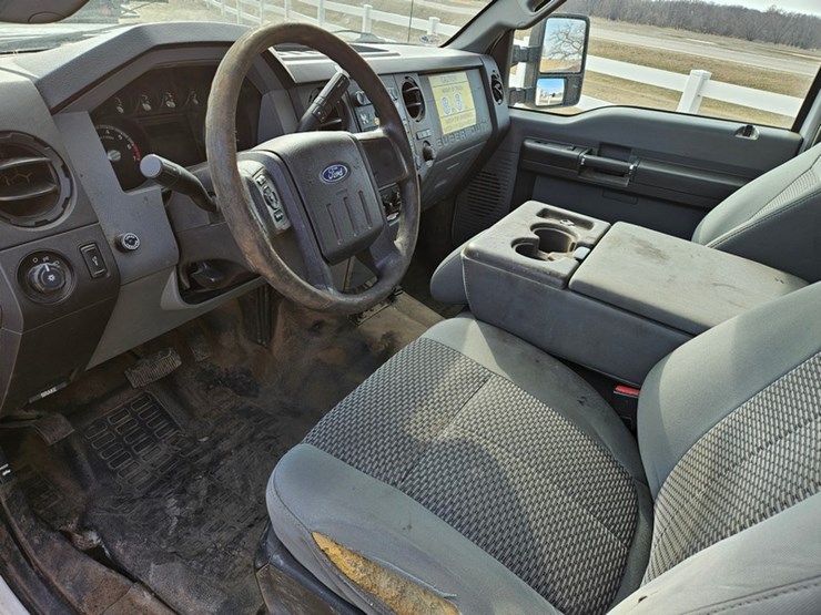 2012-ford-f350-image-32