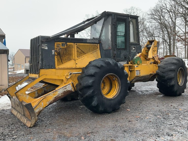 2006-deere-640g-iii-image-1