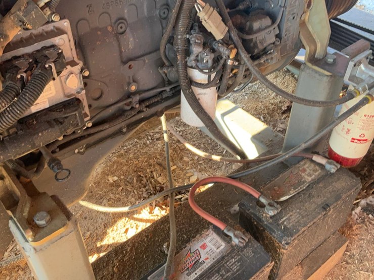 #239-•-iveco-diesel-engine-and-hyd-pump-image-15