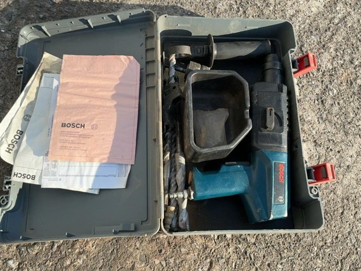 #102-•-bosch-concrete-hammer-drill-image-4