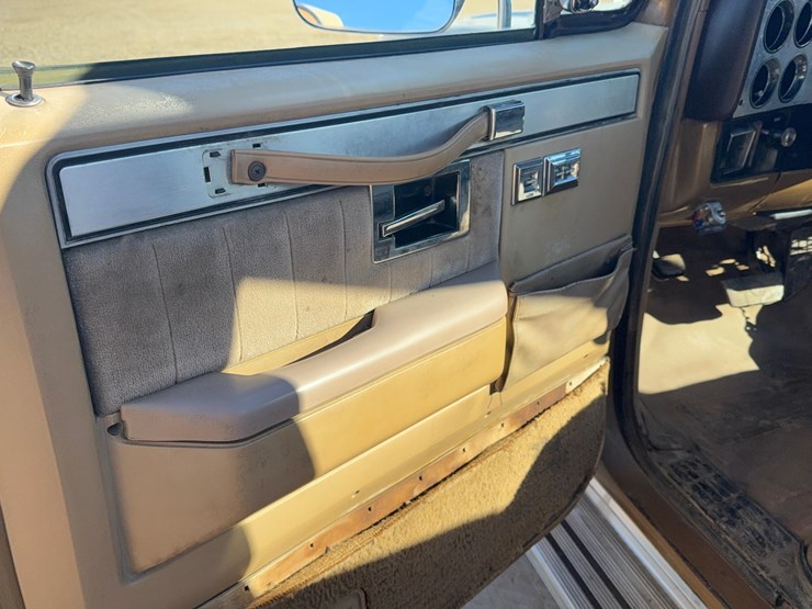 1984-chevrolet-2500-image-19