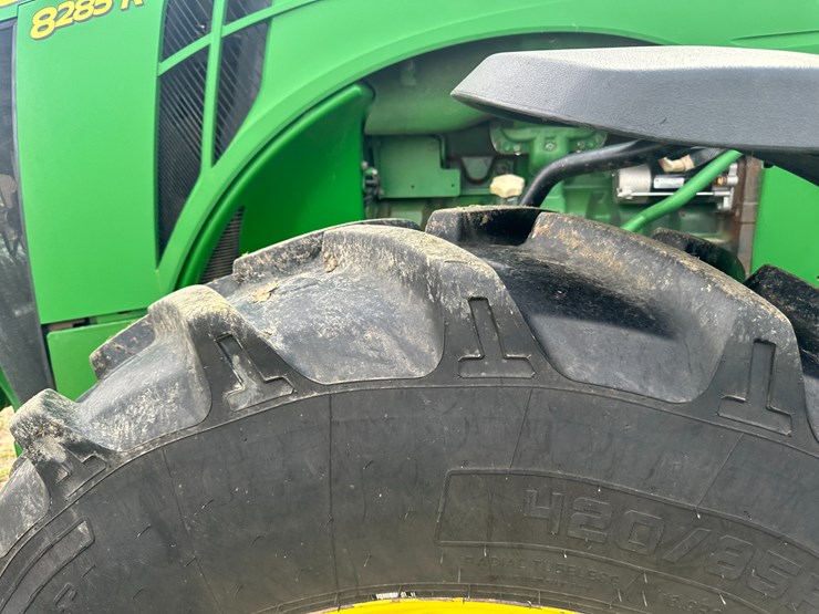 john-deere-8285r-image-8