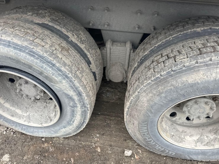 2020-mack-gr64f9-quad/a-dump-truck-image-10