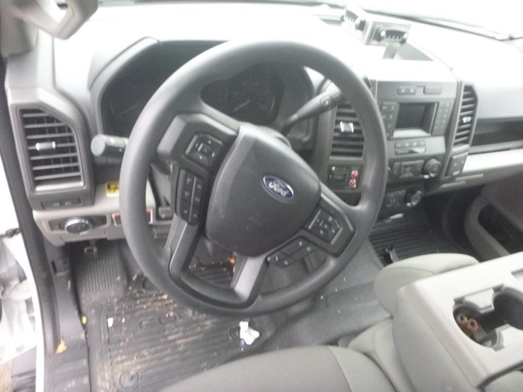 2022-ford-f550-image-22