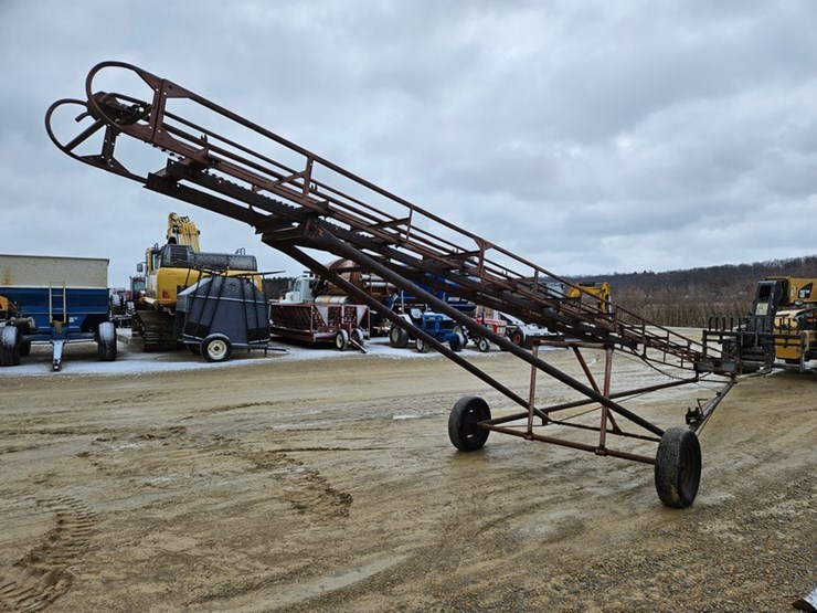 new-holland-131-image-5