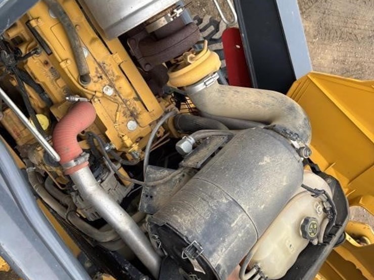 2018-deere-210lep-image-35