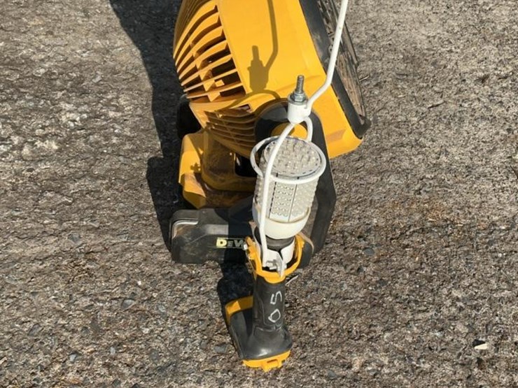 #105-•-dewalt-fan-and-led-light-image-2