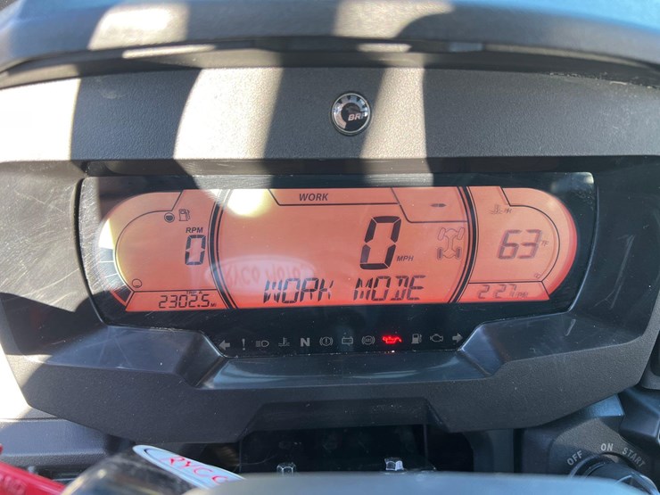 2025-can-am-hd-10-defender-limited-utv-image-13