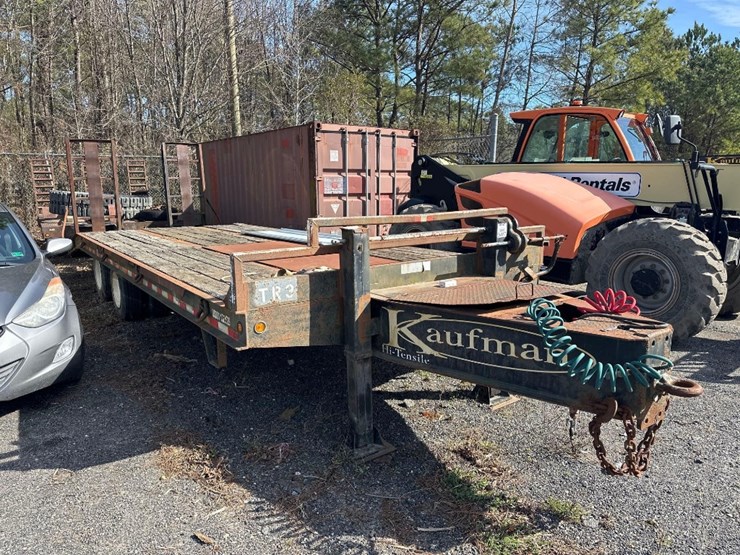 2014-kaufman-8x25ft-tandem-axle-equipment-trailer-image-2