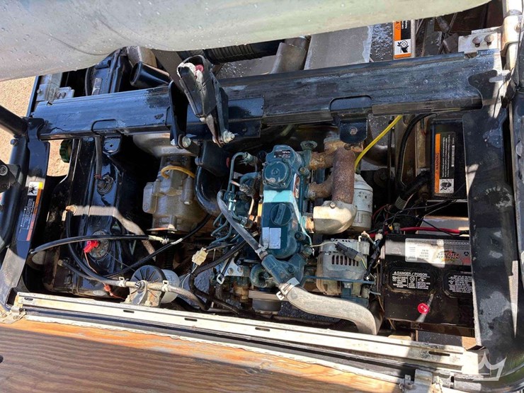 carryall-1700-4x4-image-9