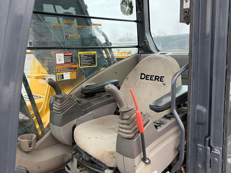 2007-deere-350d-lc-image-13
