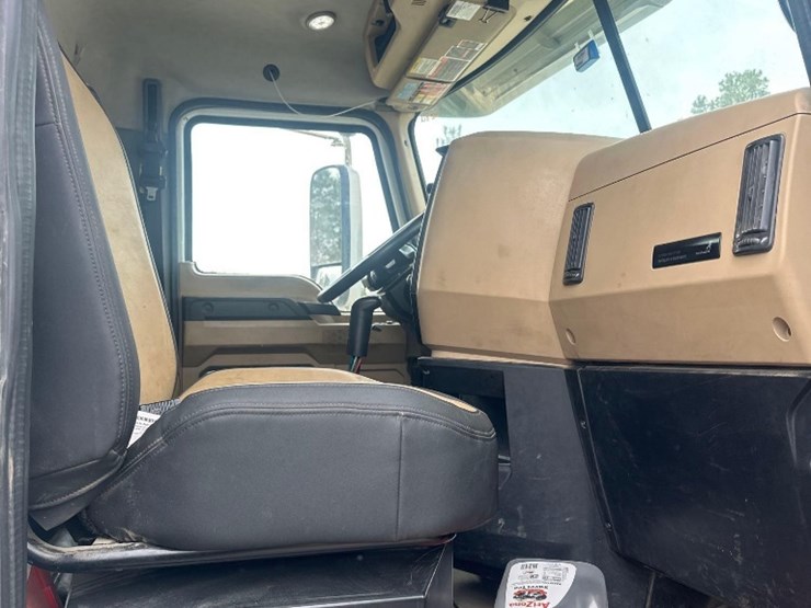 2019-mack-gr64b-quad/a-dump-truck-image-16
