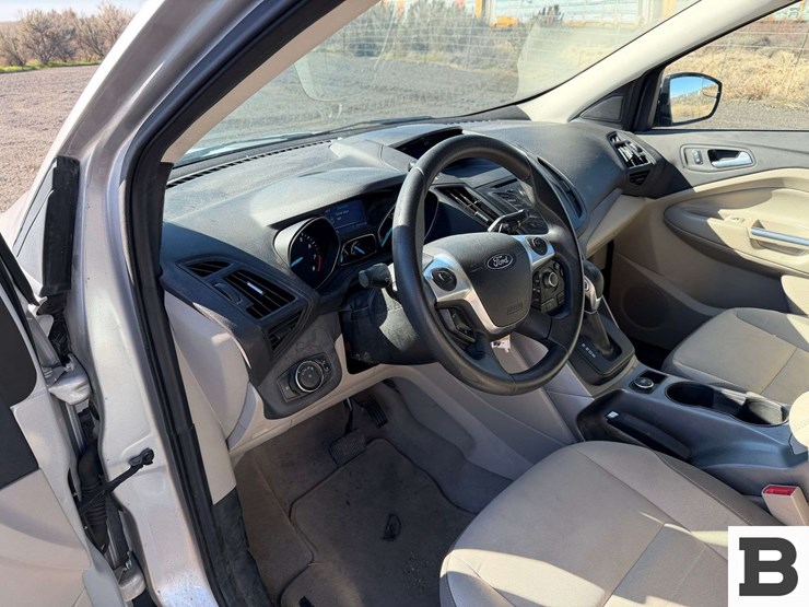 2014-ford-escape-image-19