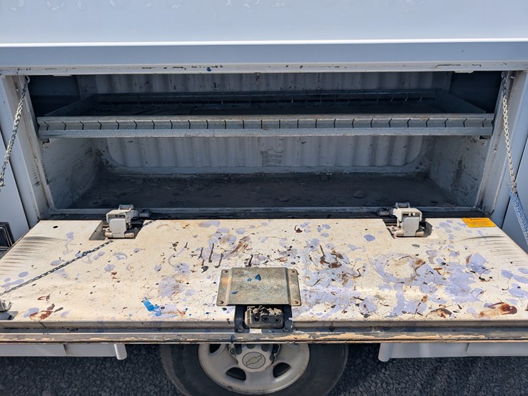 2010-chevrolet-express-3500-image-17