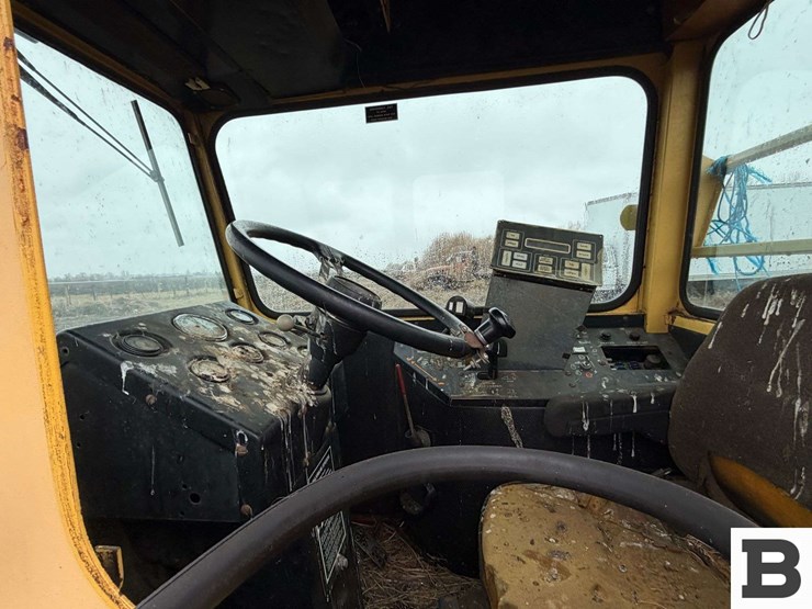 new-holland-1095-image-16