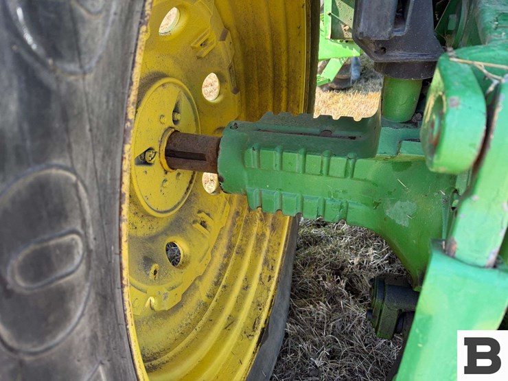 1992-john-deere-4560-image-21