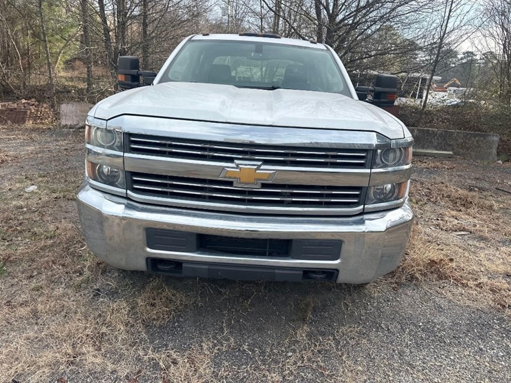 2016-chevrolet-3500hd-image-2