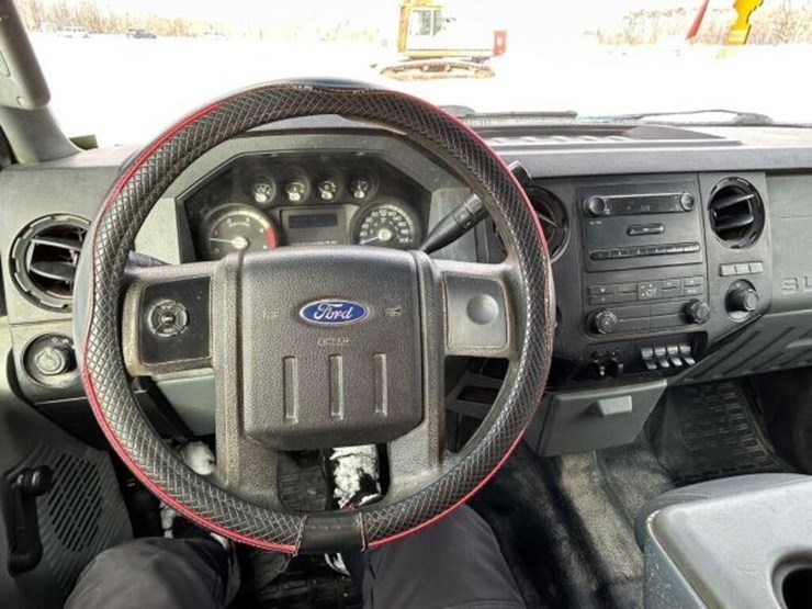 2015-ford-f550-xl-image-12