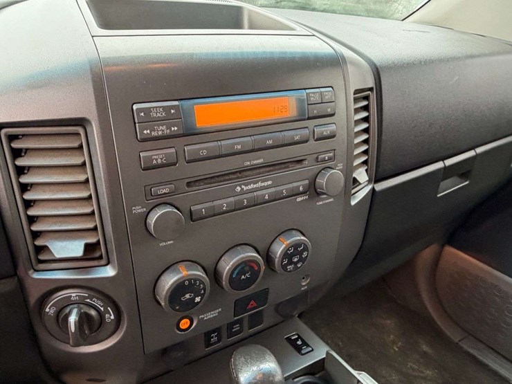 2004-nissan-titan-image-25