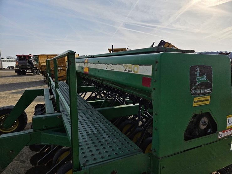 john-deere-750-image-19