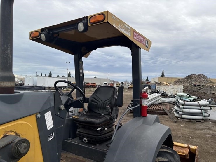 2017-deere-210lep-image-8