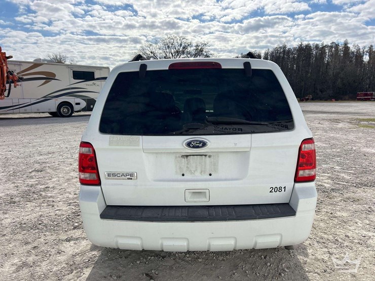 2012-ford-escape-image-28