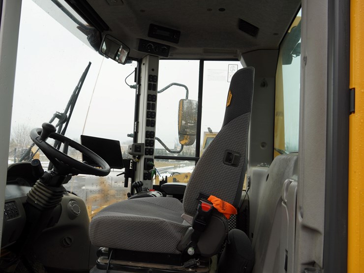 2022-volvo-l60h-image-13