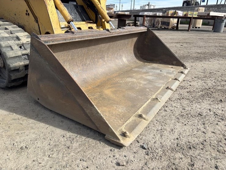 2006-john-deere-322-image-3