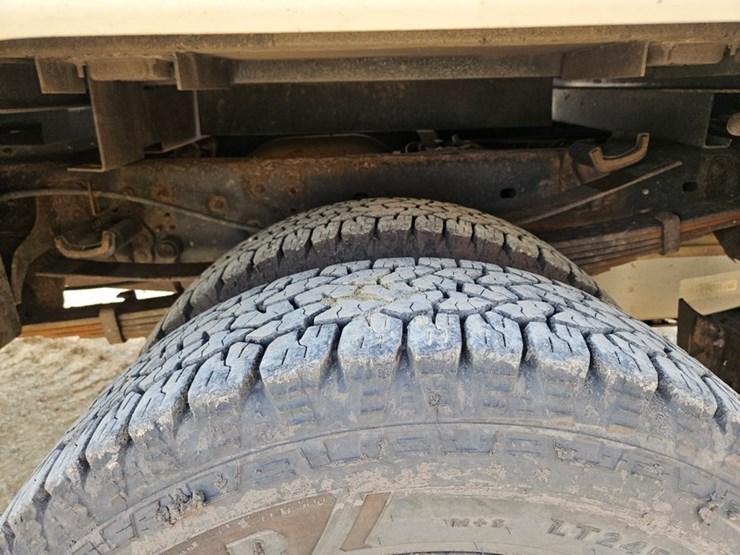 2012-ford-f350-image-15