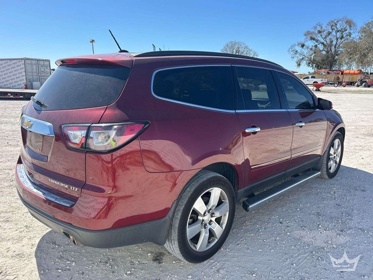 2015-chevrolet-traverse-image-3