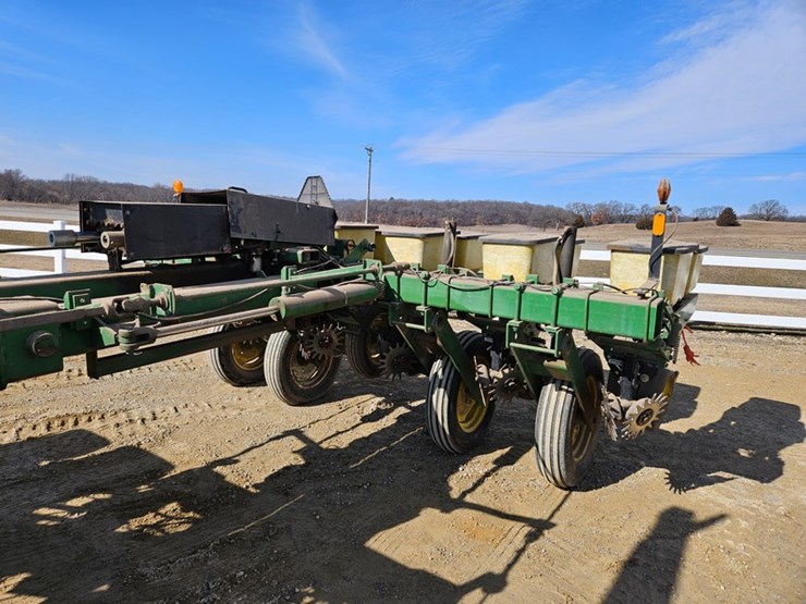 john-deere-7000-image-19