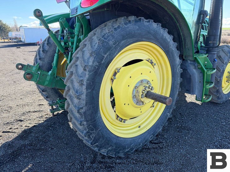 2013-john-deere-6125r-image-41